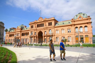 Casa Rosada, Buenos Aires, Arjantin - 26 Ocak 2019. Casa Rosada 'nın bulunduğu Plaza de Mayo Meydanı manzarası. 