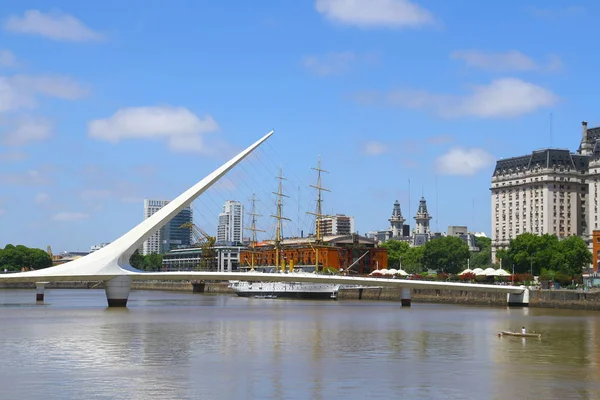 Buenos Aires Argentina Ledna2019 Pohled Mostu Puente Mujer Který Rotující — Stock fotografie