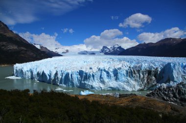 Muhteşem Perito Moreno Buzulu 'ndan bir manzara, Arjantin Patagonya.