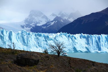 Muhteşem Perito Moreno Buzulu 'ndan bir manzara, Arjantin Patagonya.