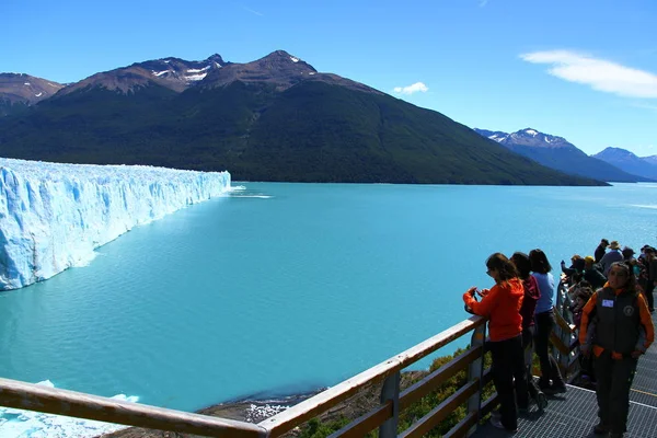Tourists Visiting Spectacular Perito Moreno Glacier Argentine Patagonia Royalty Free Stock Images