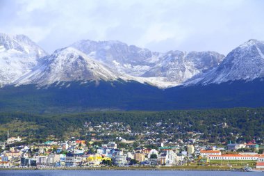 Karlı Dövüş Dağları ve Ushuaia maliyetleri