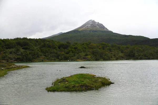 Hermoso Paisaje Con Lago Montaña Naturaleza — Foto de Stock