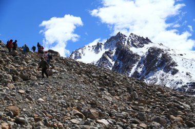 Fitz Roy Dağı, Arjantin Patagonya, Arjantin. Turistler  