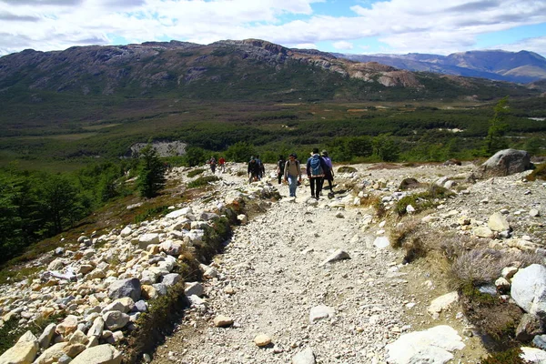 Ushuaia Argentinië Landschap Toeristen Wandelen Pad — Stockfoto