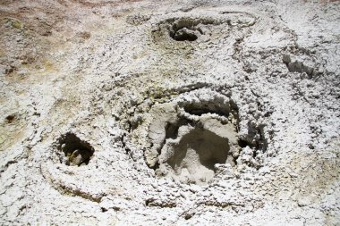 El Tatio Gayzerlerinin kraterlerinden bir manzara, Şili
