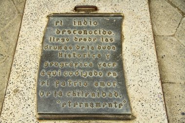  Punta Arenas 'taki halk mezarlığından bir manzara. Indio Desconocido 'nun mezarı, Bolivya