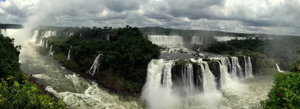 Panoramisch Uitzicht Watervallen Van Iguazu Een Van Grootste Spectaculairste Watervallen — Stockfoto