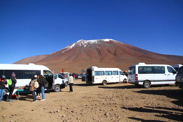 Άνθρωποι Που Έρχονται Από Την Έρημο Atacama Περιμένουν Στα Σύνορα — Φωτογραφία Αρχείου