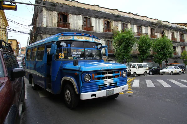 Velho Ônibus Público Cor Azul Rua Paz — Fotografia de Stock