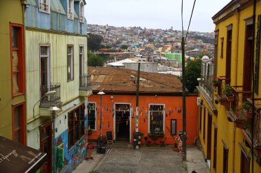 Paseo Gervasoni Valparaiso 'nun pitoresk geçitlerinden biridir. Concepcion Hill 'de yer alır ve yerel yaşam ve kültür tatmak için güzel bir yerdir.