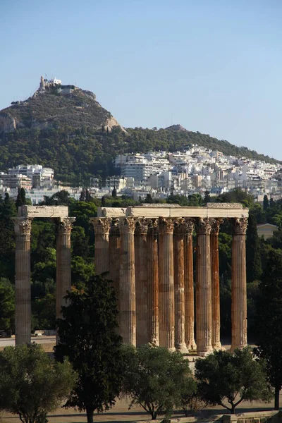 Temple Zeus Olympique Avec Mont Lycabettus Arrière Plan Athènes Grèce — Photo