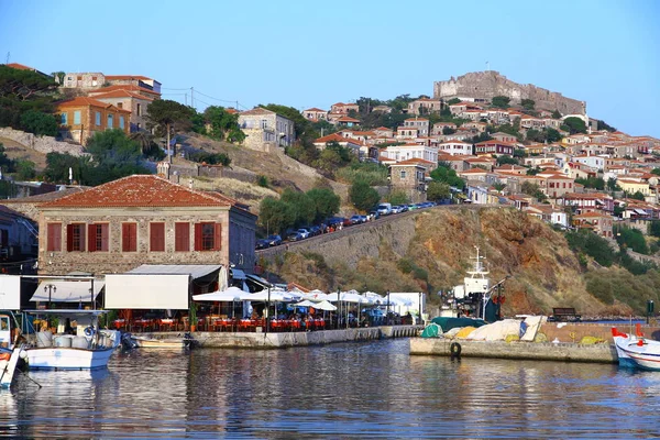 Lesvos Greece Серпня 2018 Вид Порту Молівос Який Наповнений Ресторанами — стокове фото