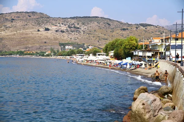 Strand Mit Sonnenschirmen Und Liegen Strand — Stockfoto