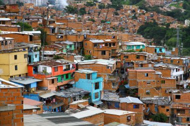 Comuna 13. Bölge, Medellin, Kolombiya - 6 Mayıs 2019. Medellin tepelerinin tepesinde yer alan Comuna 13 mahallesi.