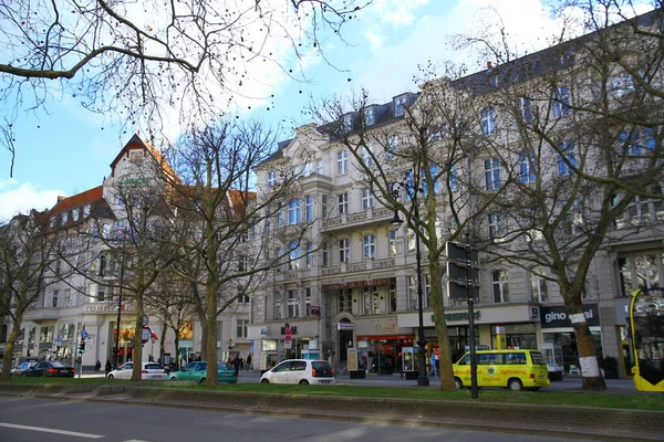 BERLİN, Almanya - 8 Şubat 2015. Berlin sokaklarından bir manzara.