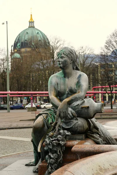 Staty Neptunus Fontän Berlin — Stockfoto
