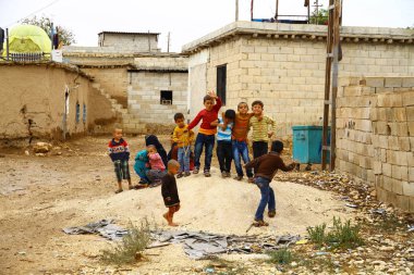 HARRAN, SANLIURFA, TURKEY - 21 Ocak 2018. Harran 'ın çocukları mahallede birlikte oynamaktan zevk alıyor..