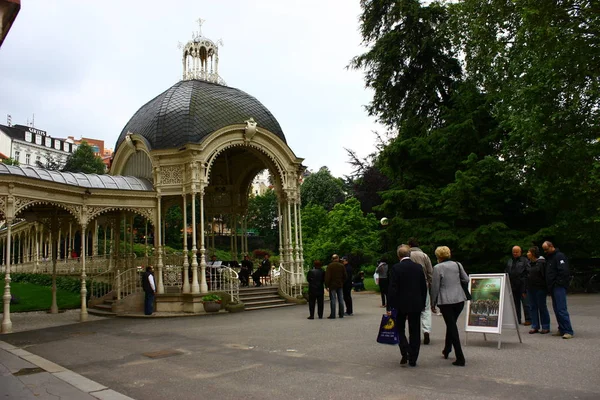 Karlowe Wary Republika Czeska Maja 2009 Widok Kolumnady Park Karlowych — Zdjęcie stockowe