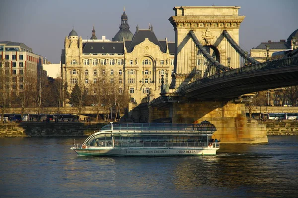 Ponte Cadeia Que Liga Buda Peste Lados Oeste Leste Budapeste — Fotografia de Stock