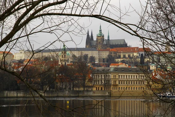 Достопримечательности Здания Праги Чехия — стоковое фото