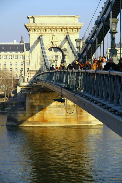 Budapeşte Nin Batı Doğu Yakasını Budin Pest Bağlayan Zincir Köprüsü — Stok fotoğraf