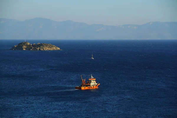 Εναέρια Άποψη Του Σκάφους Στη Θάλασσα — Φωτογραφία Αρχείου