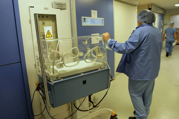 Zicht Gang Het Ziekenhuis Een Incubator Voor Premature Baby — Stockfoto