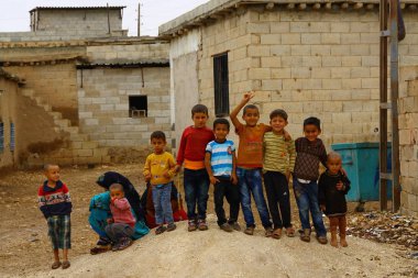 HARRAN, SANLIURFA, TURKEY - 21 Ocak 2018. Harran 'ın çocukları mahallede birlikte oynamaktan zevk alıyor..