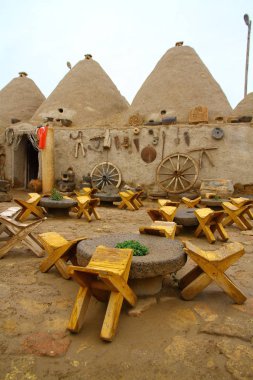 Harran Şanlıurfa 'daki geleneksel Harran evlerinin avlusu.