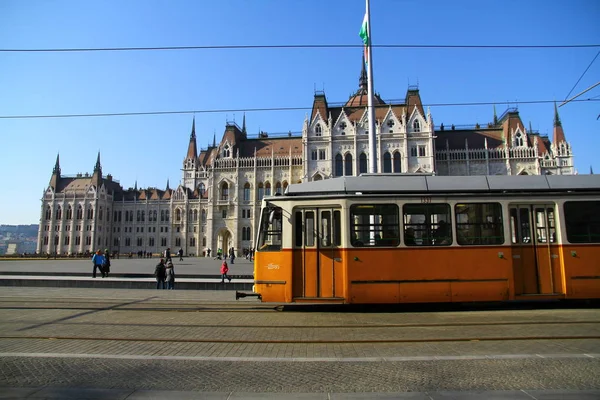 Budapest Hungary February 2015 Tram Provides Panoramic Budapest Sightseeing Tourists — Stock Photo, Image