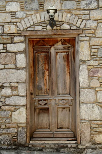 Vista Antigas Portas Madeira Fachada Edifício — Fotografia de Stock