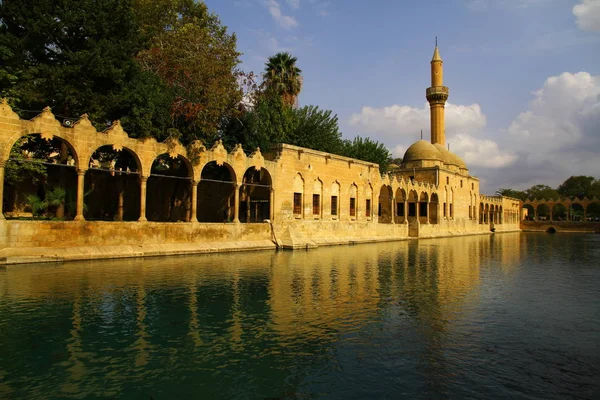 Balikligol Sanliurfa Turkey Mešita Balikligol Rybí Jezero — Stock fotografie