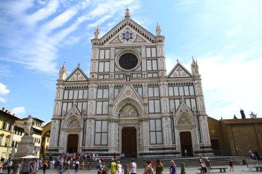 İtalyan binalarının cephelerine, ev heykellerine ve İtalya 'nın güzel şeridine bakın.