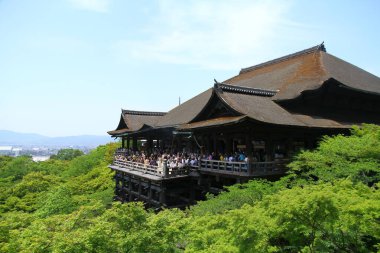 Kyoto, Japonya - 26 Mayıs 2013. Kyoto 'daki Kiyomizu-dera tapınağı..