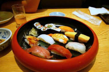 Lezzetli ton balığı tepsisi.