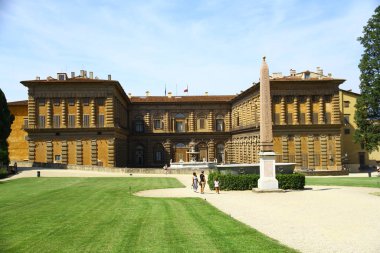 PALAZO Pthe, FLORENCE, İTALYA - 3 Eylül 2016. Saray, Ponte Vecchio 'ya kısa bir mesafede, Arno Nehri' nin güney tarafında yer almaktadır. Saray 1549 yılında Medici ailesi tarafından satın alındı..