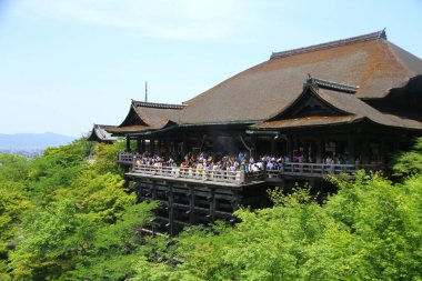 Kyoto, Japonya - 26 Mayıs 2013. Kyoto 'daki Kiyomizu-dera tapınağı..