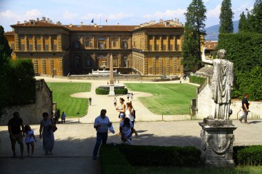 PALAZO Pthe, FLORENCE, İTALYA - 3 Eylül 2016. Saray, Ponte Vecchio 'ya kısa bir mesafede, Arno Nehri' nin güney tarafında yer almaktadır. Saray 1549 yılında Medici ailesi tarafından satın alındı..