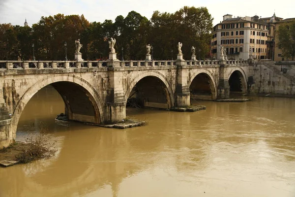 Roma Itália Novembro 2012 Uma Vista Ponte Santo Ângelo Uma — Fotografia de Stock