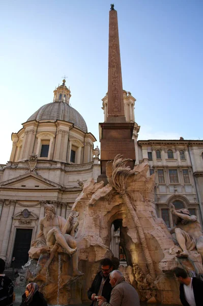 Visa Fasader Italienska Byggnader Skulptering Hus Och Vackra Körfält Rom — Stockfoto