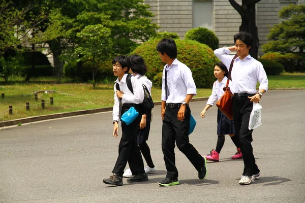 Τοκυο Ιαπωνια Μαΐου 2013 Ιάπωνες Μαθητές Απολαμβάνουν Την Ημέρα Στο — Φωτογραφία Αρχείου