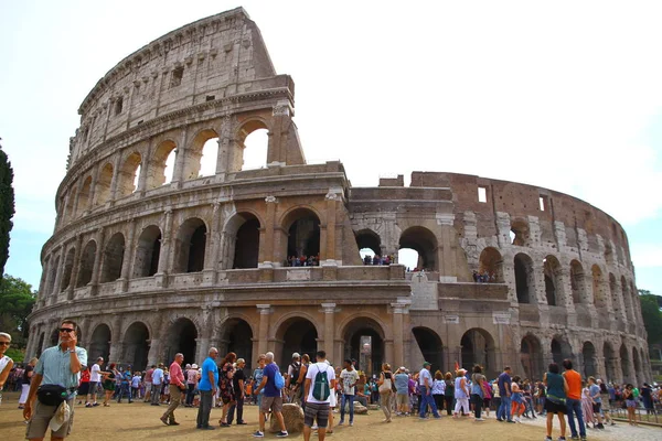 コロッセオ ローマ イタリア 2012年11月16日 コロッセオは古代ローマで最も有名で印象的な記念碑であり 世界最大の円形劇場です — ストック写真