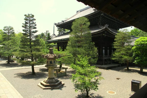 Gyönyörű Kilátás Nyílik Kertre Egy Templomban Kiotóban Japánban — Stock Fotó