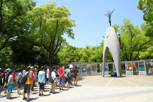 아이들의 기념비 히로시마 2016 사사키 사다코와 히로시마에서 테러의 수많은 어린이 — 스톡 사진