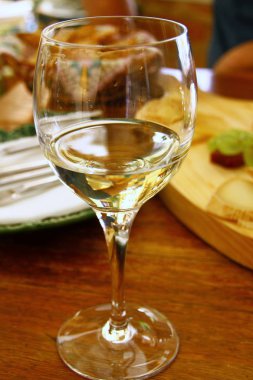 Beyaz camlı pencereyi kapat