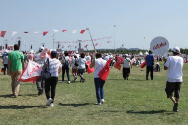 Adalet Yürüyüşü, İstanbul, Türkiye - 9 Temmuz 2017. Binlerce kişi, mevcut hükümetten adalet talebi üzerine Ankara 'dan İstanbul' a kadar 450 km yürüdü.