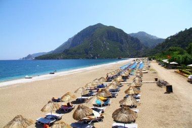 Şemsiyeli ve güneşlikli plaj, Türkiye