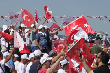 Adalet Yürüyüşü, İstanbul, Türkiye - 9 Temmuz 2017. Binlerce kişi, mevcut hükümetten adalet talebi üzerine Ankara 'dan İstanbul' a kadar 450 km yürüdü.