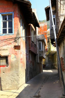 Sokak manzarası, eski binaların cepheleri, Türkiye